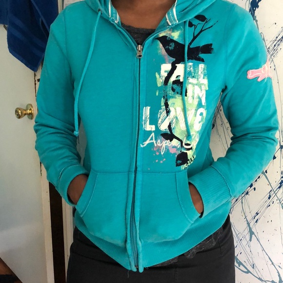 Sweatshirt - Picture 2 of 4